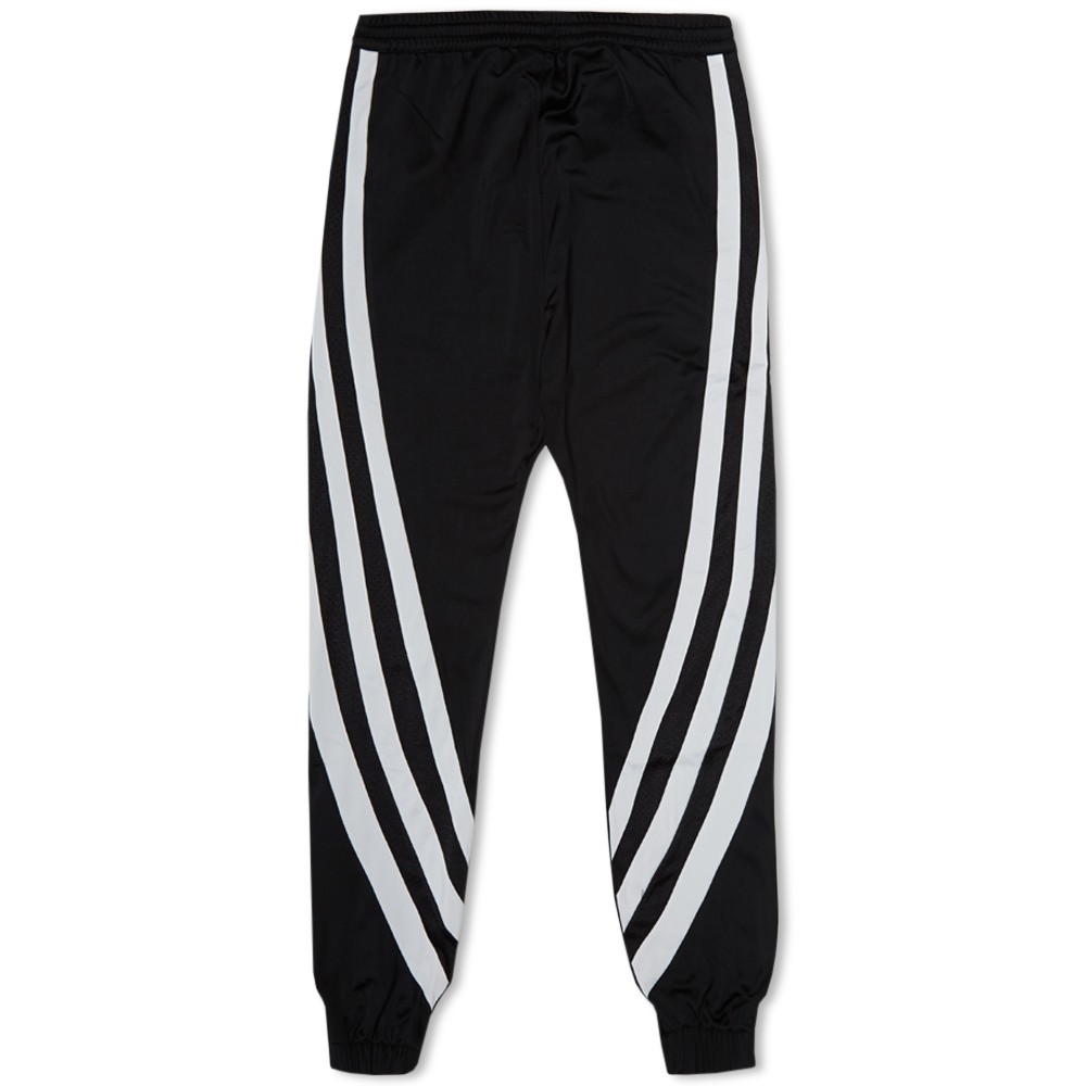 Slay in These Chic Track Pants Outfits