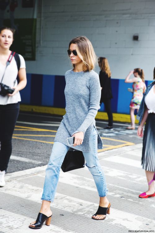 Short-cut skinny jeans are the trend in 2021
