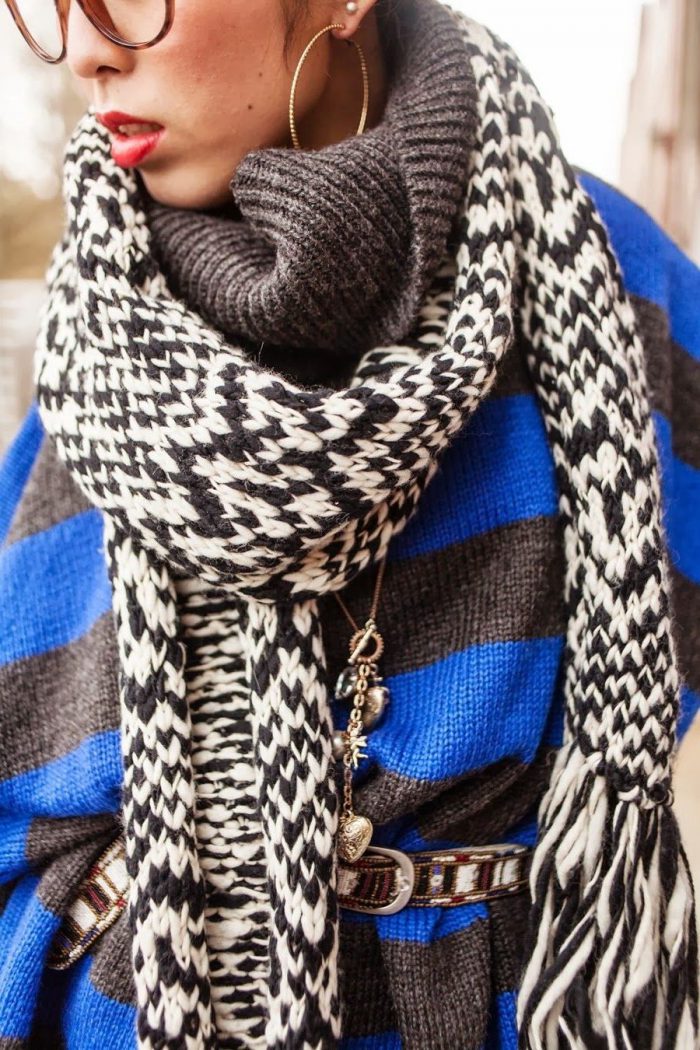 Which scarves should women wear this fall 2021?