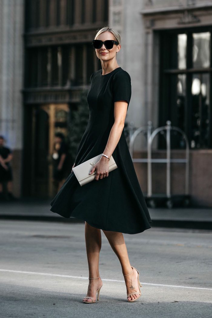Little black dress: best clothes for 2021