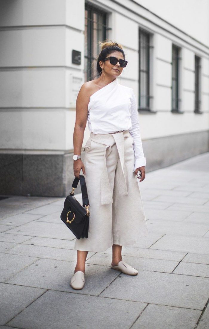 Fantastic ways to wear flat mules this summer 2021