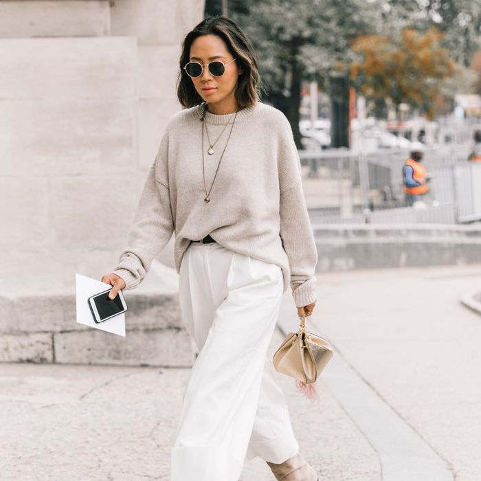 Minimalist Look With Neutral Outfits