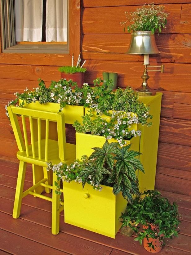 16 creative upcycled container garden, planter and vase ideas - 73