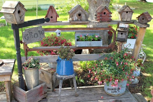 18 DIY Charming Vintage Garden Decor Ideas - 79