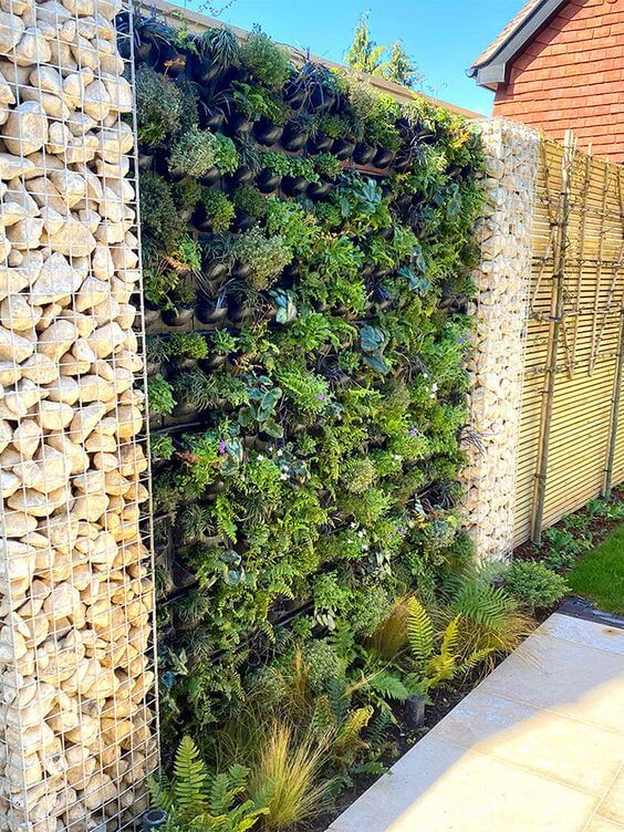37 beautiful vertical garden ideas to decorate your patio - 245