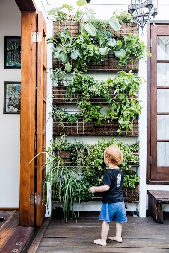 37 beautiful vertical garden ideas to decorate your patio - 275