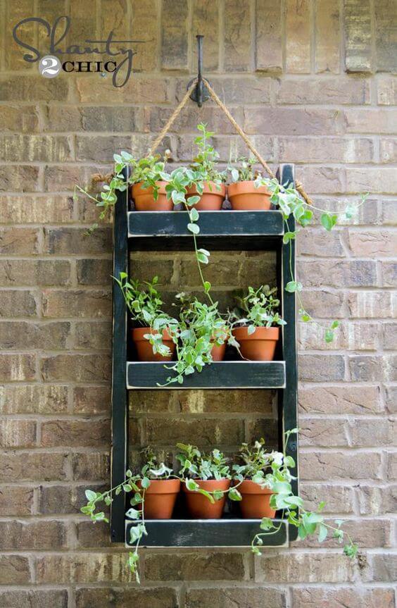 18 clever ideas for garden planter shelves - 139