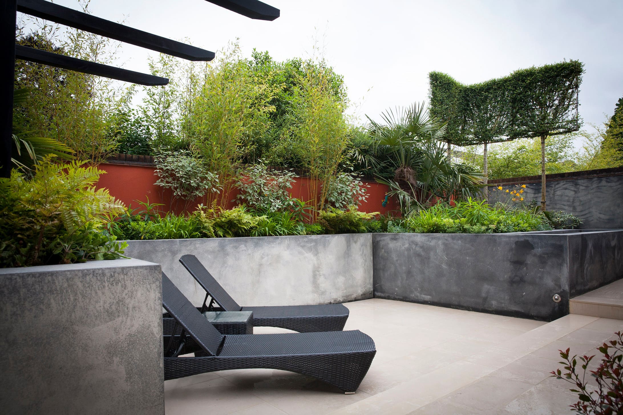 20 stunning built-in concrete planters for your garden - 83