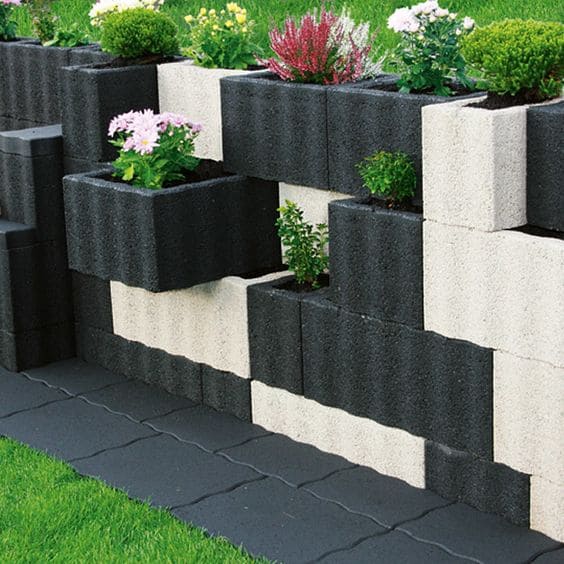 22 Awesome Cinder Block Garden Ideas - 173
