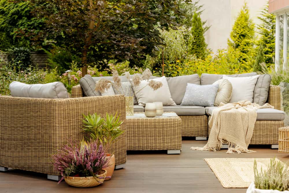 Simple wooden deck wicker furniture for the backyard 