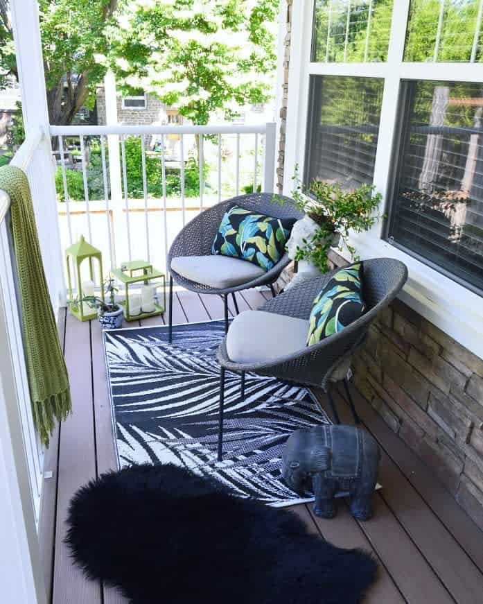 White wooden wicker seats on the porch