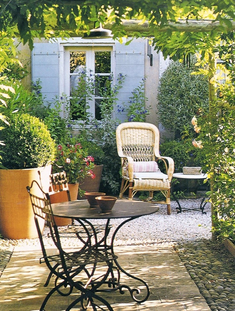 French country terrace